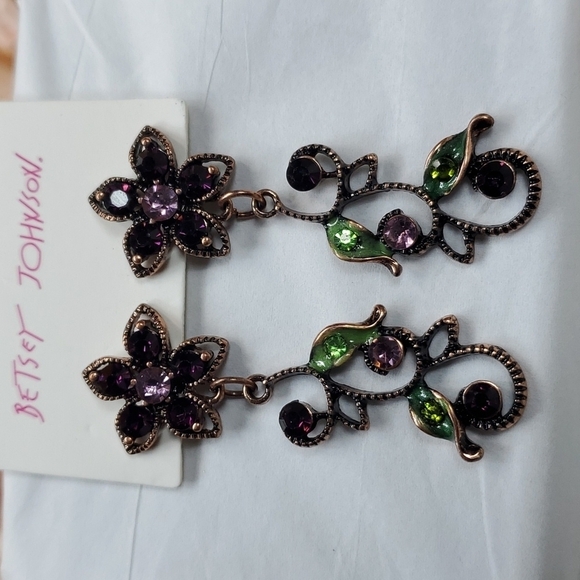NWT BETSEY JOHNSON EARRINGS - Picture 5 of 6